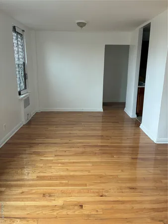 $1,800 | 610 Waring Avenue, Unit 5G | Bronxwood