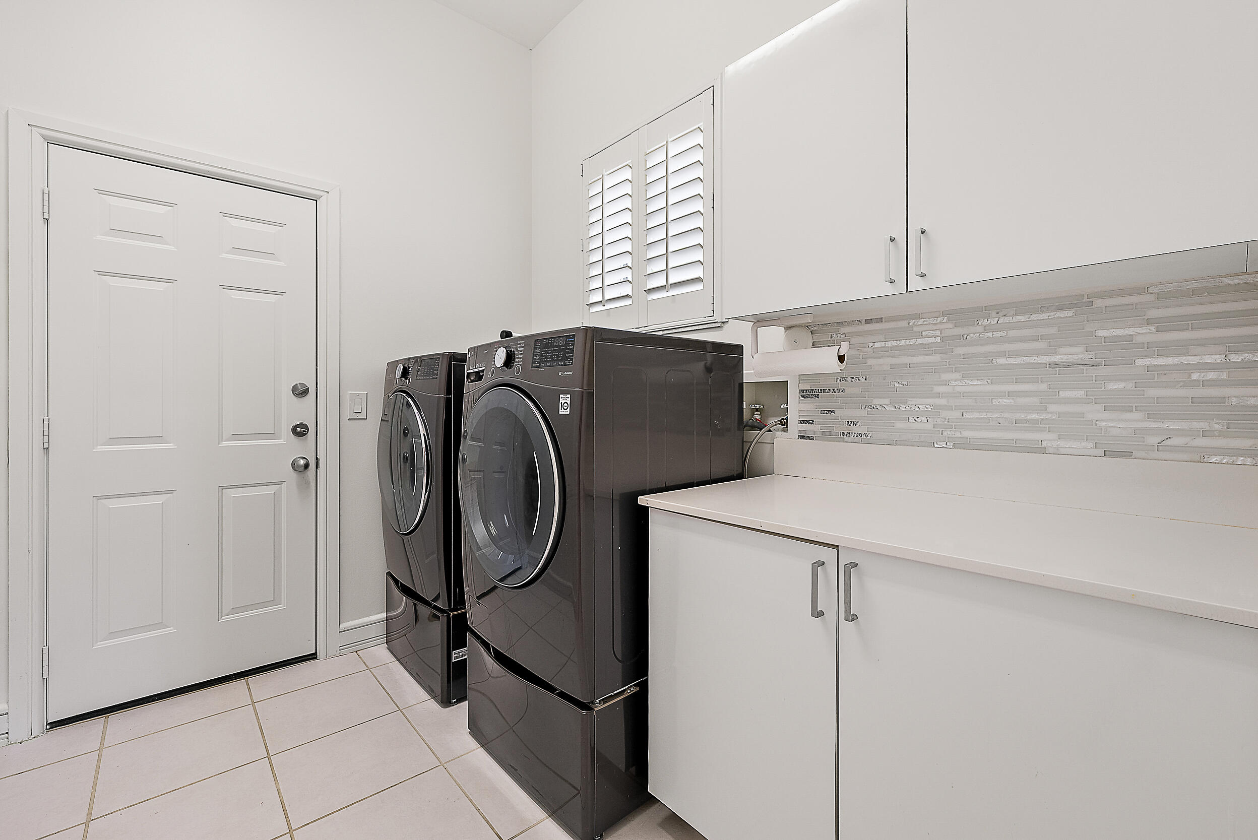 167 North Village Way Jupiter, FL 33458 - Photo 16 of 30 Laundry Room