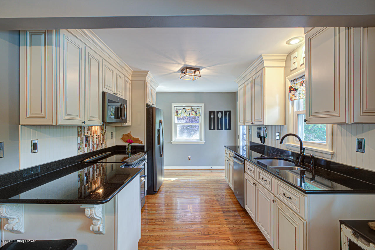4229 Alton Road Louisville, KY 40207 - Photo 15 of 49 4229_Alton_Rd-28