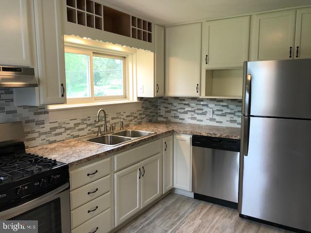 320 Hanover Road York, PA 17408 - Photo 14 of 42 Gallery Image 14