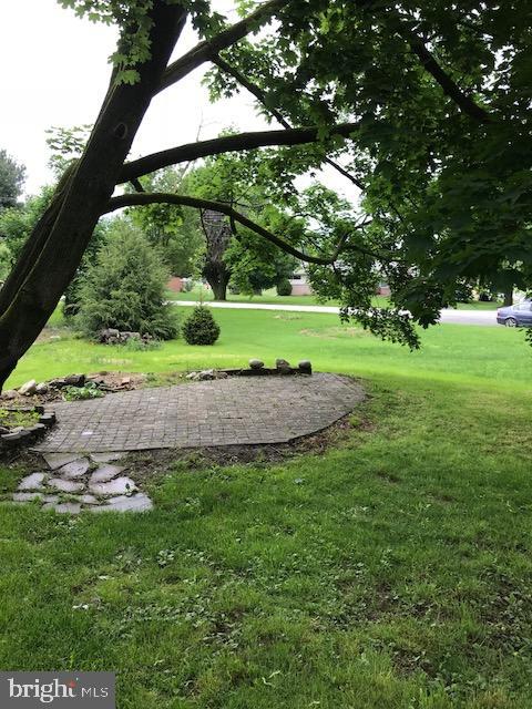 320 Hanover Road York, PA 17408 - Photo 9 of 42 Gallery Image 9