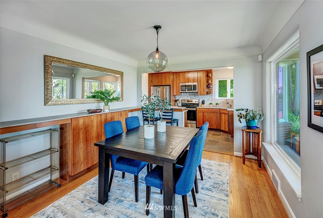 18742 Ridgefield Road Northwest Shoreline, WA 98177 - Photo 8 of 32 Gallery Image 8