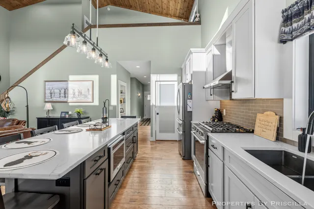 $1,500,000 | 3008 East Upper Field Trail, Newaygo, MI 49337