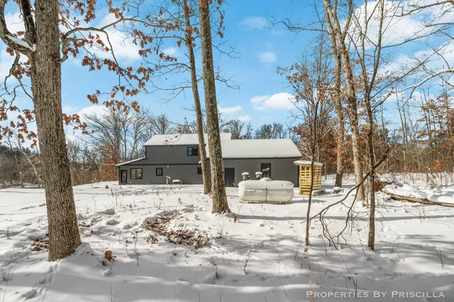 $1,500,000 | 3008 East Upper Field Trail, Newaygo, MI 49337
