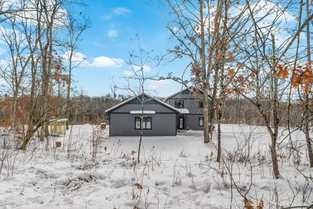 $1,500,000 | 3008 East Upper Field Trail, Newaygo, MI 49337