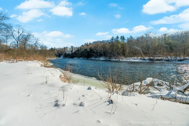 $1,500,000 | 3008 East Upper Field Trail, Newaygo, MI 49337