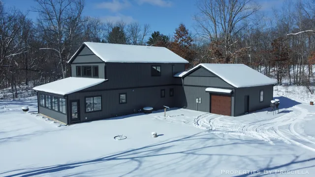 $1,500,000 | 3008 East Upper Field Trail, Newaygo, MI 49337