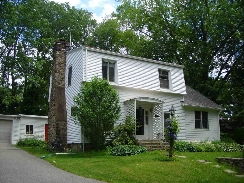 108 Fiske Hill Road Sturbridge, MA 01566 - Photo 1 of 23 Gallery Image 1