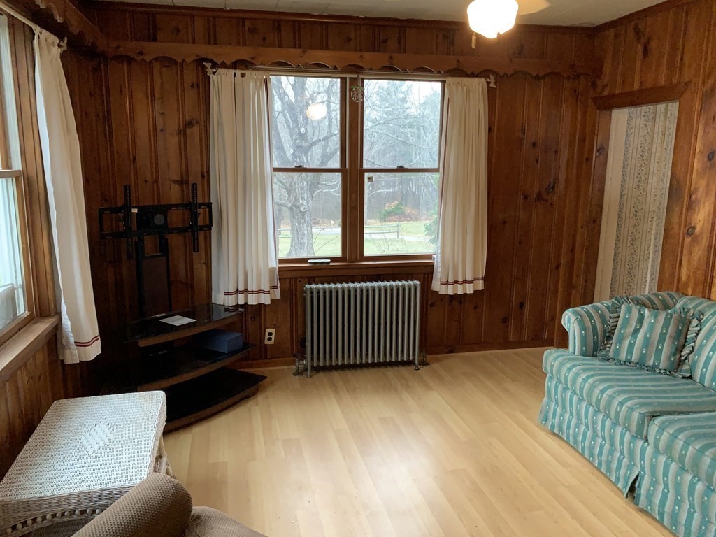 108 Fiske Hill Road Sturbridge, MA 01566 - Photo 9 of 23 Gallery Image 9