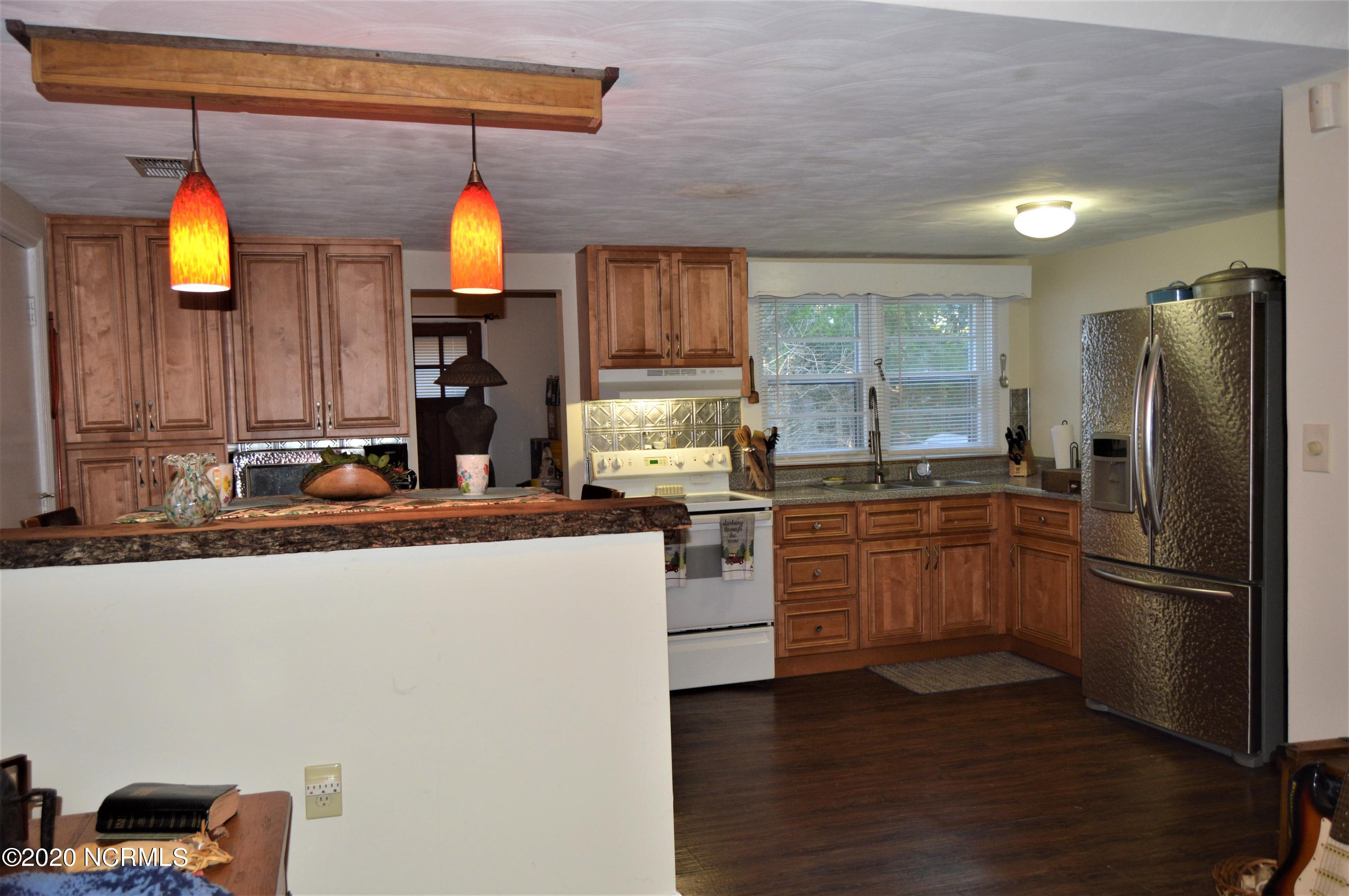 301 West Red Cross Street Atkinson, NC 28421 - Photo 7 of 19 kitchen 1