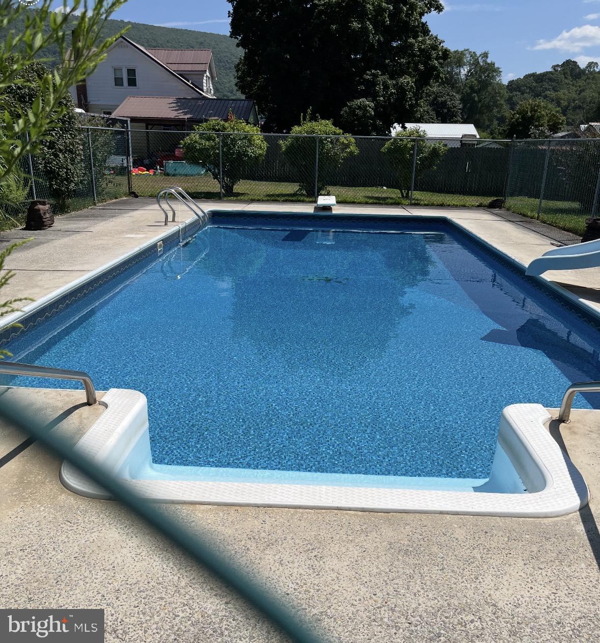 237 Water Street Hyndman, PA 15545 - Photo 4 of 60