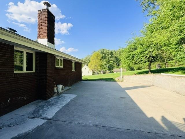 2434 Race Track Road Youngwood, PA 15697 - Photo 7 of 37
