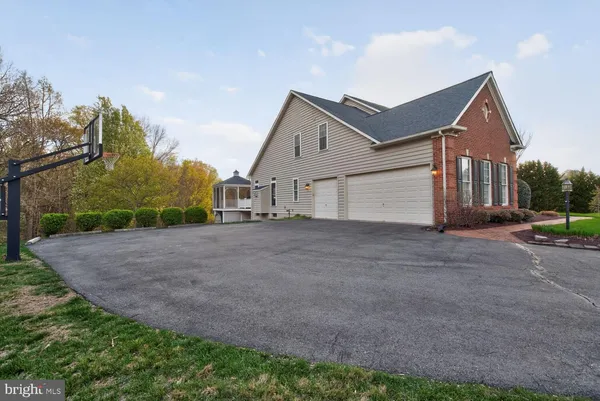 $1,399,990 | 401 Hilton Head Court, Ashton, MD 20861