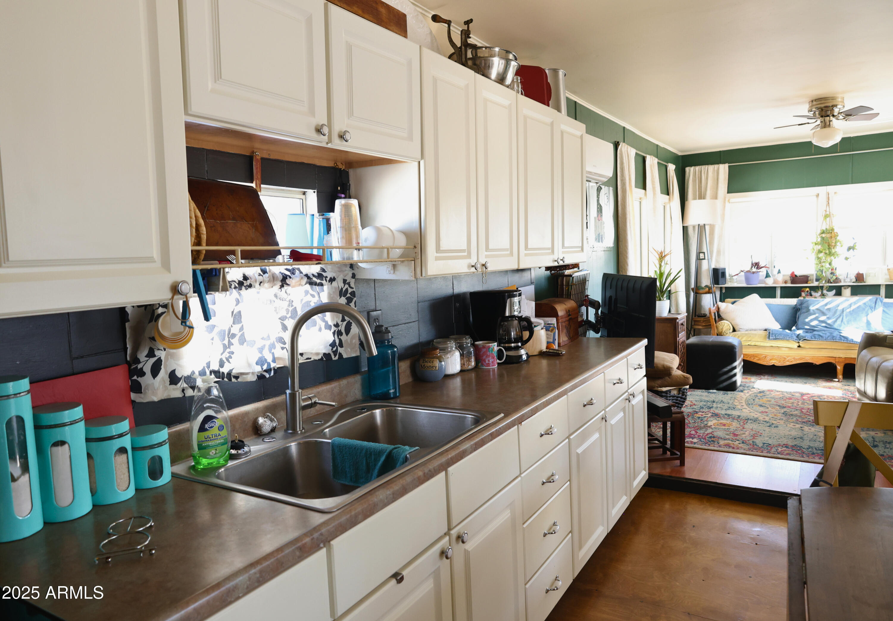 2015 South Wickiup Road, Unit 12 Apache Junction, AZ 85119 - Photo 7 of 12 a kitchen with lots of counter top space
