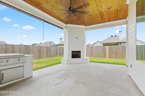$425,000 | 105 Sleeply Vw Drive, Broussard, LA 70518