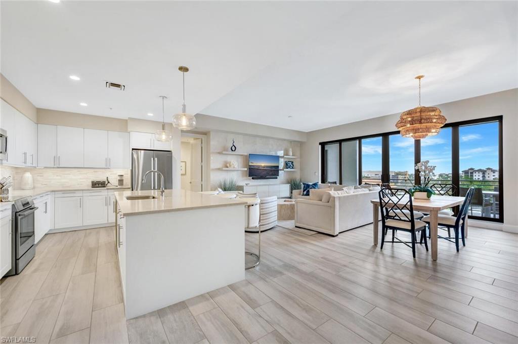 1111 Central Avenue, Unit 511 Naples, FL 34102 - Photo 5 of 50 Living Room/Dining Room