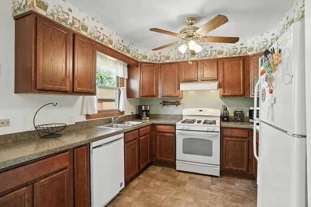 $292,500 | 510 Dunbar Street, Beecher, IL 60401