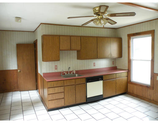 990 Main Street Clinton, MA 01510 - Photo 7 of 14 Gallery Image 7