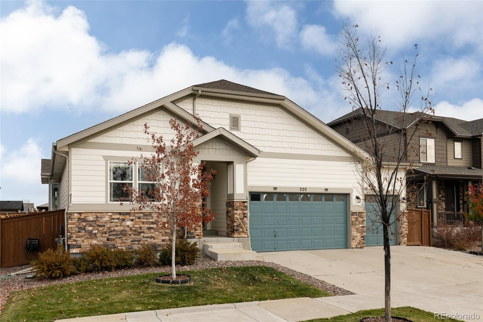 220 South Ider Way Aurora, CO 80018 - Photo 23 of 28 a front view of house with yard