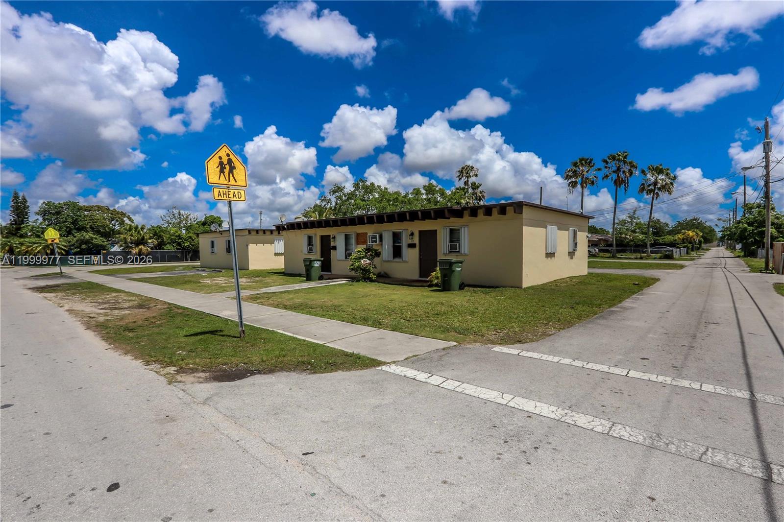 611 Southwest 8th Avenue Homestead, FL 33030 - Photo 2 of 30