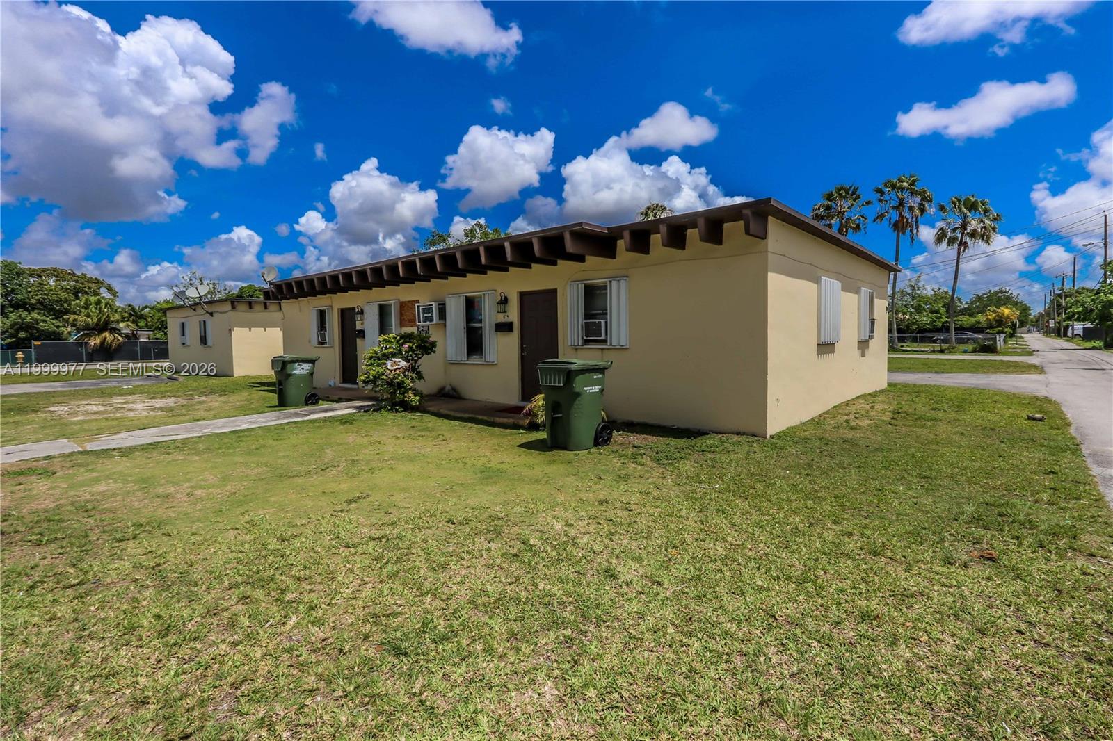 611 Southwest 8th Avenue Homestead, FL 33030 - Photo 3 of 30