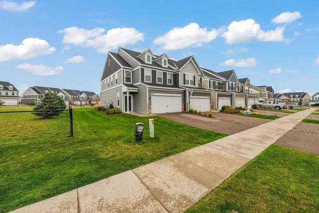 $435,000 | 9652 4th St Lane North, Lake Elmo, MN 55042