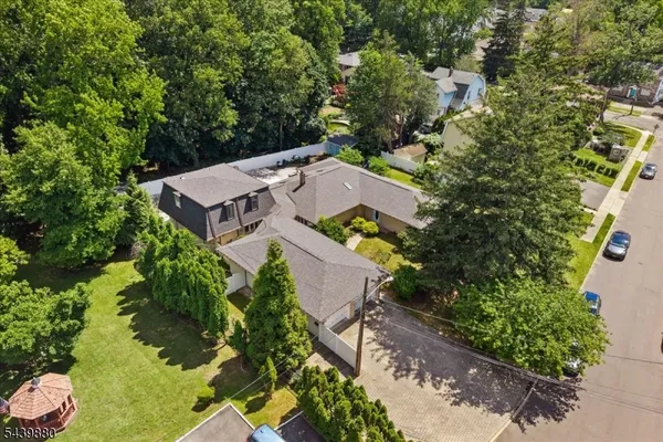$999,000 | 1 Kenwood Court, Saddle Brook, NJ 07663