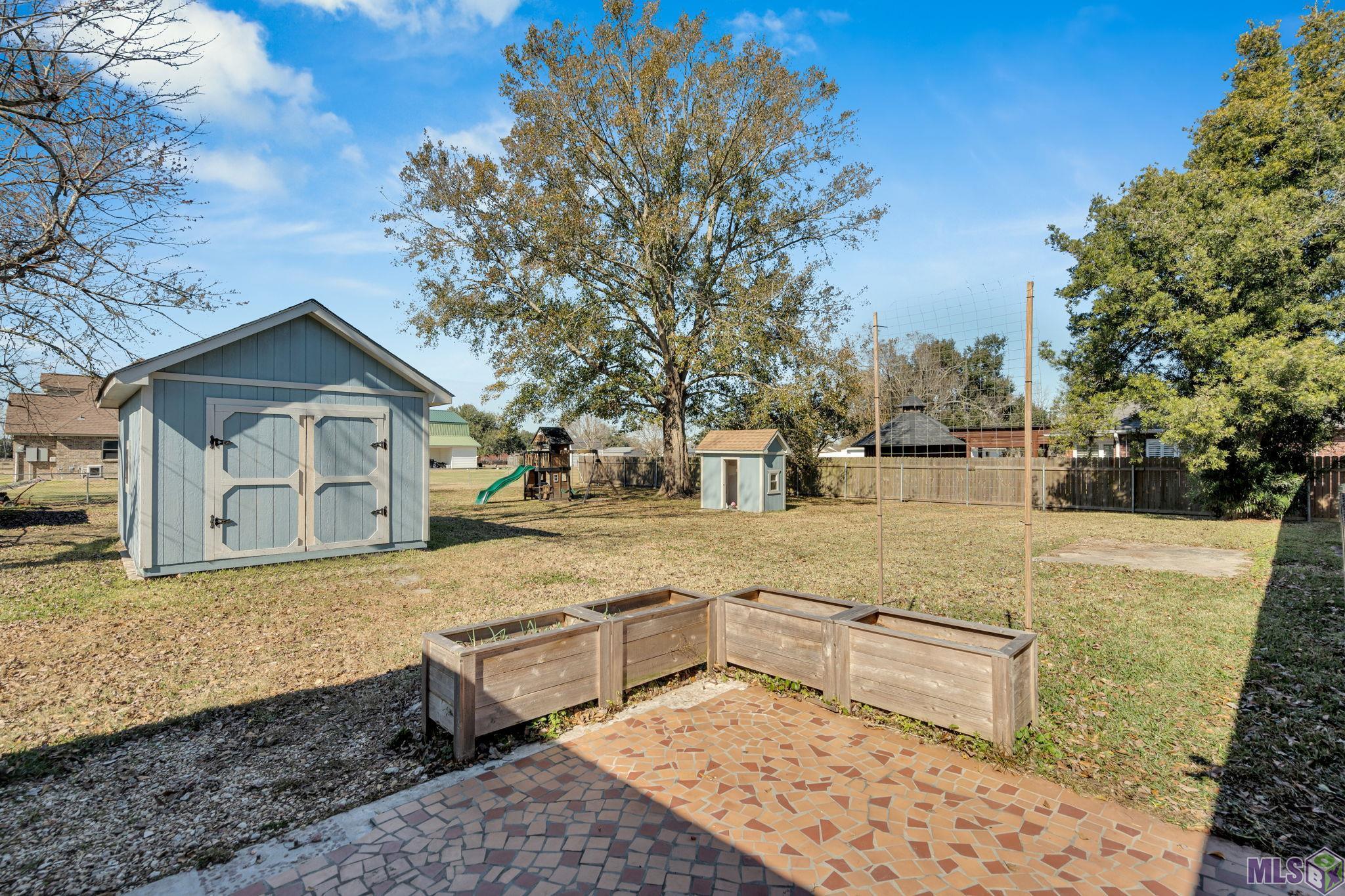 114 4 Point Drive Raceland, LA 70394 - Photo 25 of 36