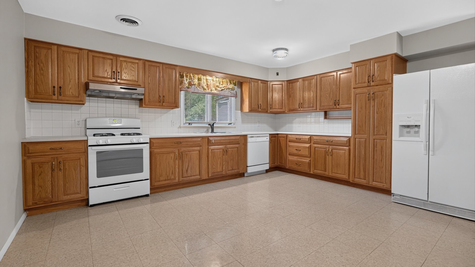 305 Centennial Avenue Normal, IL 61761 - Photo 4 of 49