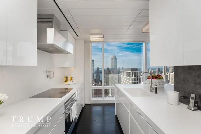 $11,950,000 | 1 Central Park West, Unit 39G | Upper West Side