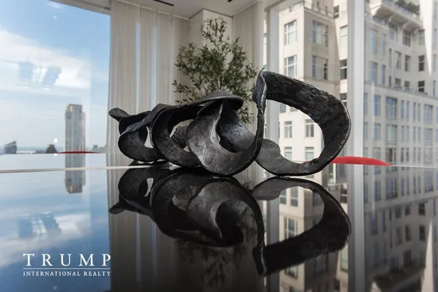 $11,950,000 | 1 Central Park West, Unit 39G | Upper West Side