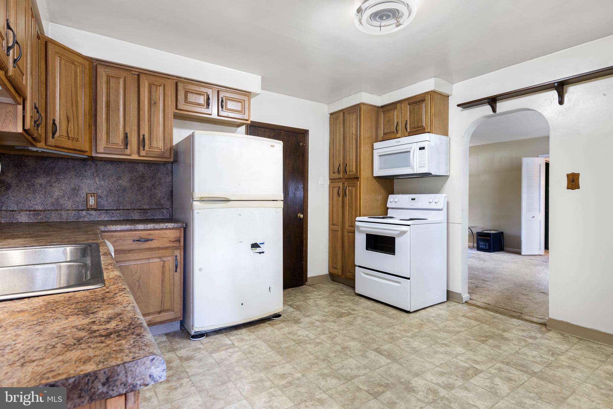 239 West Knowlton Road Aston, PA 19014 - Photo 17 of 32