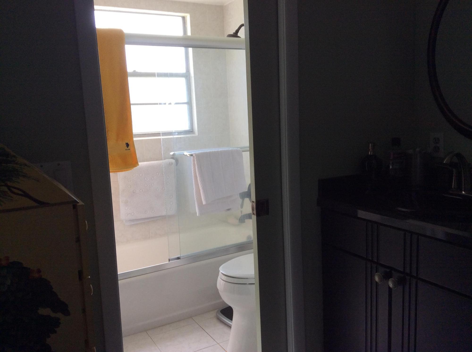 2015 Lincoln A Boca Raton, FL 33434 - Photo 8 of 13 Master Bathroom