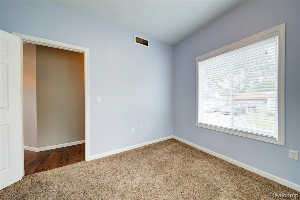 503 East Clinton Street Howell, MI 48843 - Photo 27 of 58