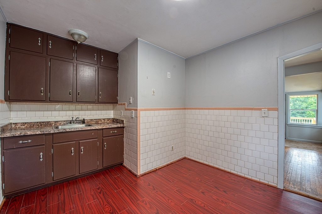 47 Harding Street Sharon, MA 02067 - Photo 11 of 16 Gallery Image 11