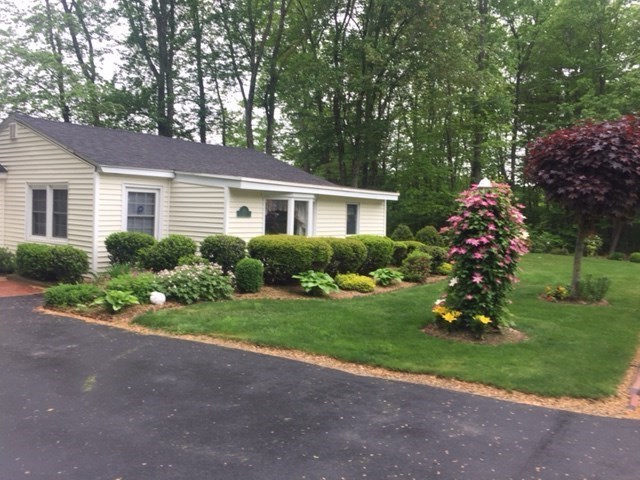 43 Merrimack Road Amherst, NH 03031 - Photo 1 of 16
