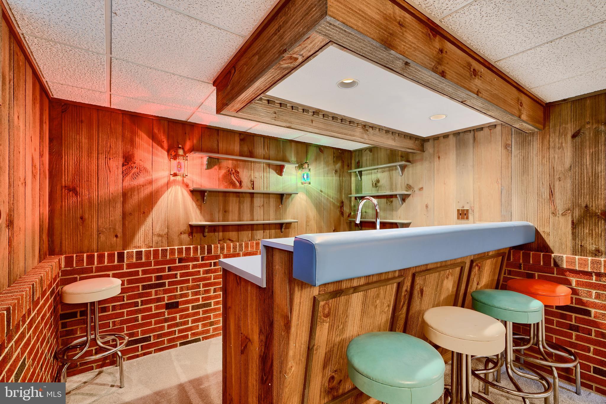 1924 Cedar Road Pasadena, MD 21122 - Photo 23 of 43 a room with musical instruments