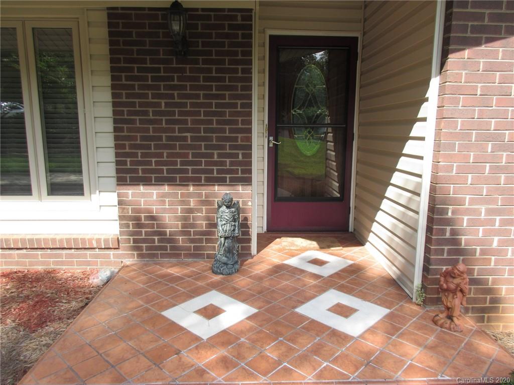 135 Nottingham Road Salisbury, NC 28147 - Photo 2 of 28