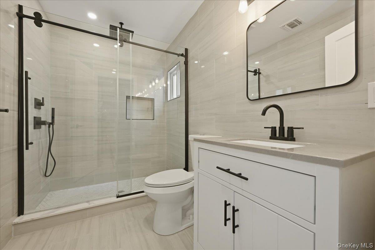7 Surrey Road Massapequa, NY 11758 - Photo 18 of 31