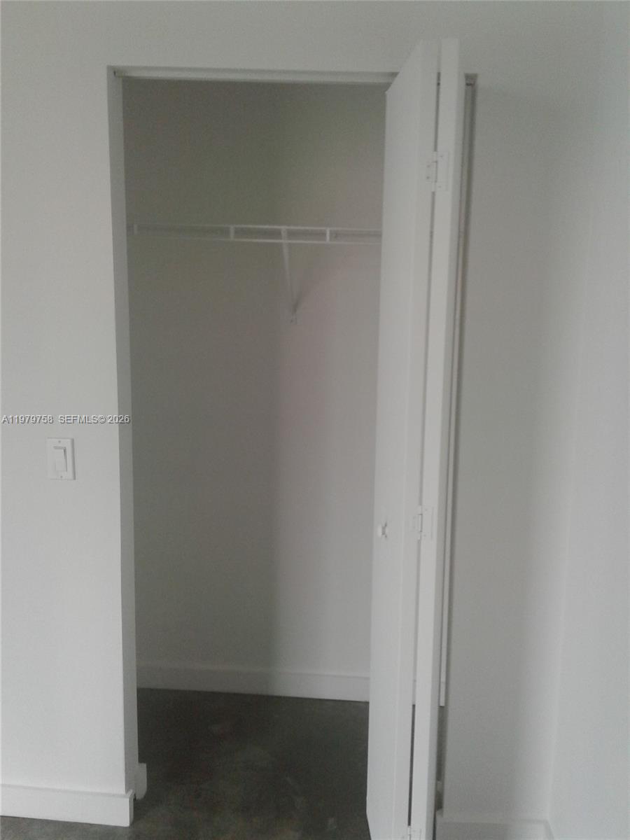 151 Southeast 1st Street, Unit 906 Miami, FL 33131 - Photo 15 of 30