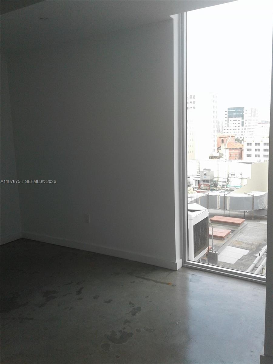 151 Southeast 1st Street, Unit 906 Miami, FL 33131 - Photo 17 of 30