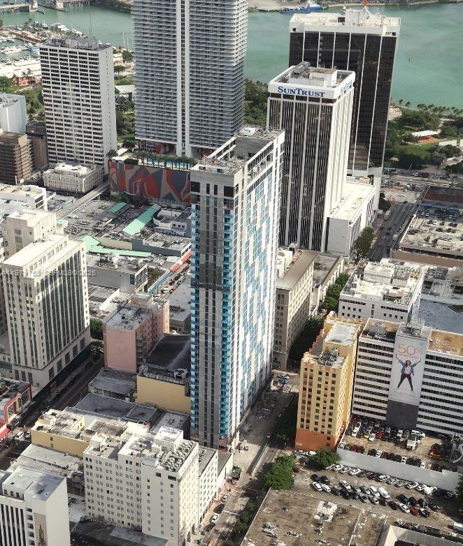 151 Southeast 1st Street, Unit 906 Miami, FL 33131 - Photo 23 of 30