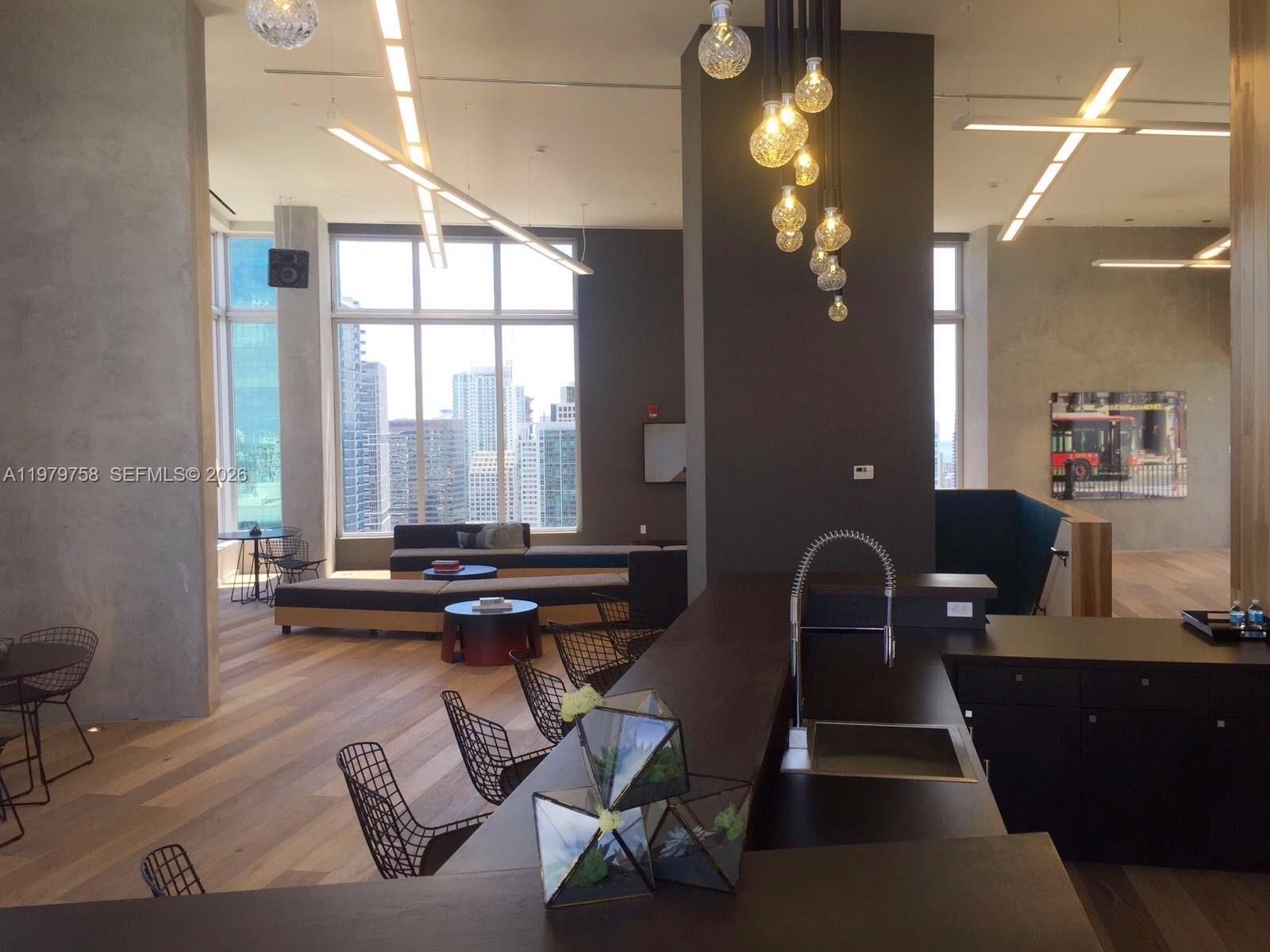 151 Southeast 1st Street, Unit 906 Miami, FL 33131 - Photo 24 of 30