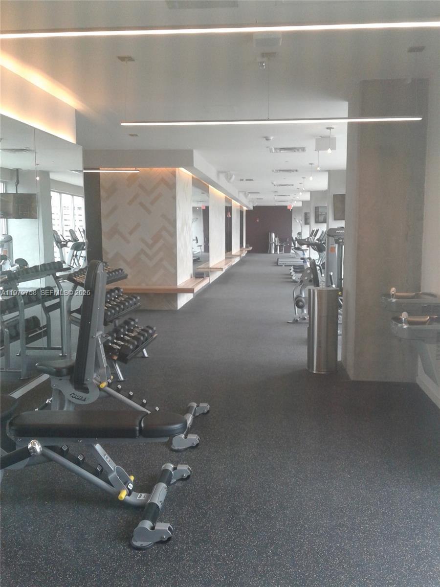 151 Southeast 1st Street, Unit 906 Miami, FL 33131 - Photo 3 of 30