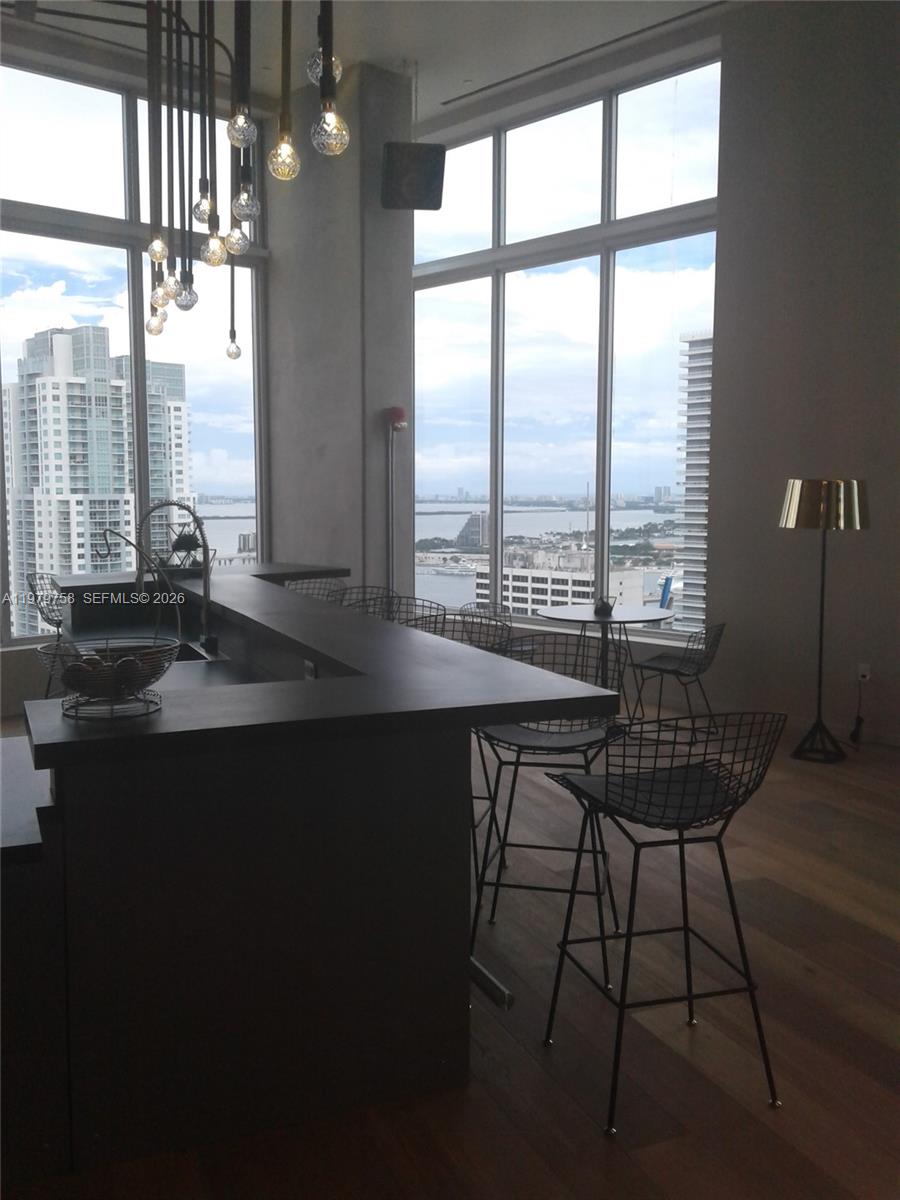 151 Southeast 1st Street, Unit 906 Miami, FL 33131 - Photo 6 of 30