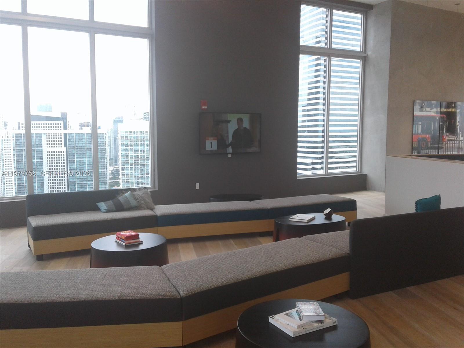 151 Southeast 1st Street, Unit 906 Miami, FL 33131 - Photo 8 of 30