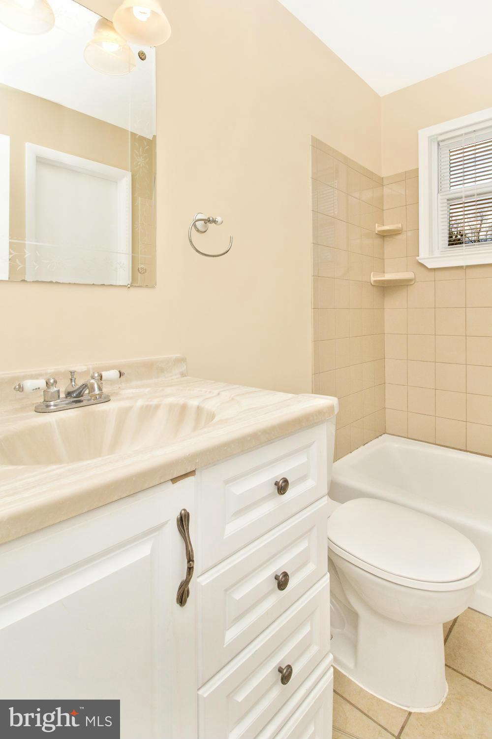 11910 Judson Road Silver Spring, MD 20902 - Photo 17 of 24 Bath