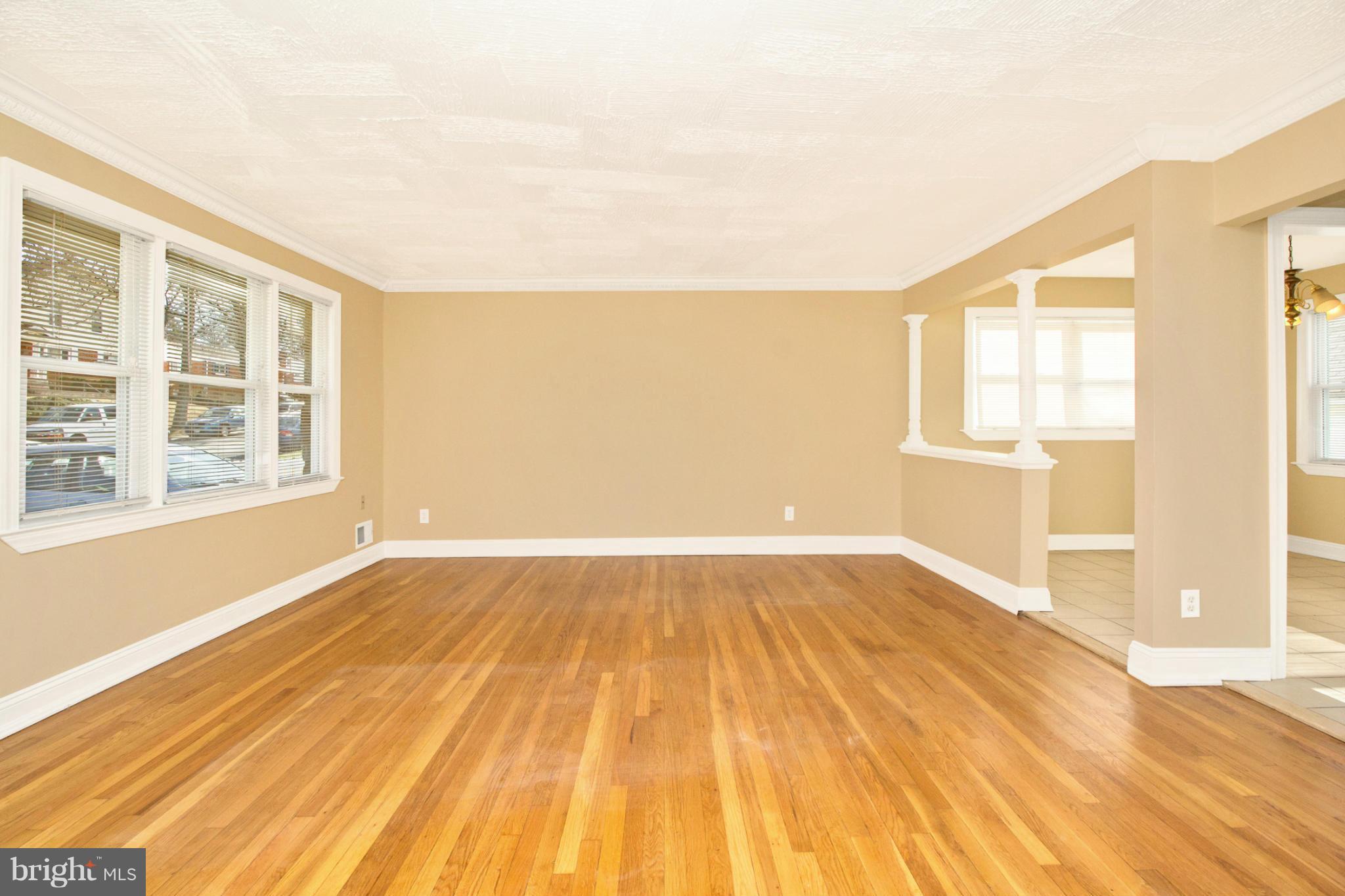 11910 Judson Road Silver Spring, MD 20902 - Photo 6 of 24 Living Room