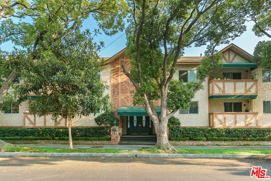 12030 Rochester Avenue, Unit 210 Los Angeles, CA 90025 - Photo 1 of 19