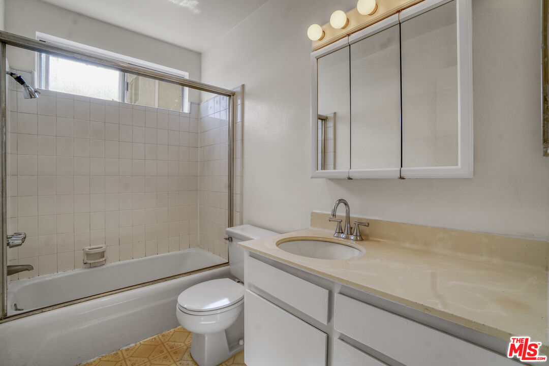 12030 Rochester Avenue, Unit 210 Los Angeles, CA 90025 - Photo 11 of 19